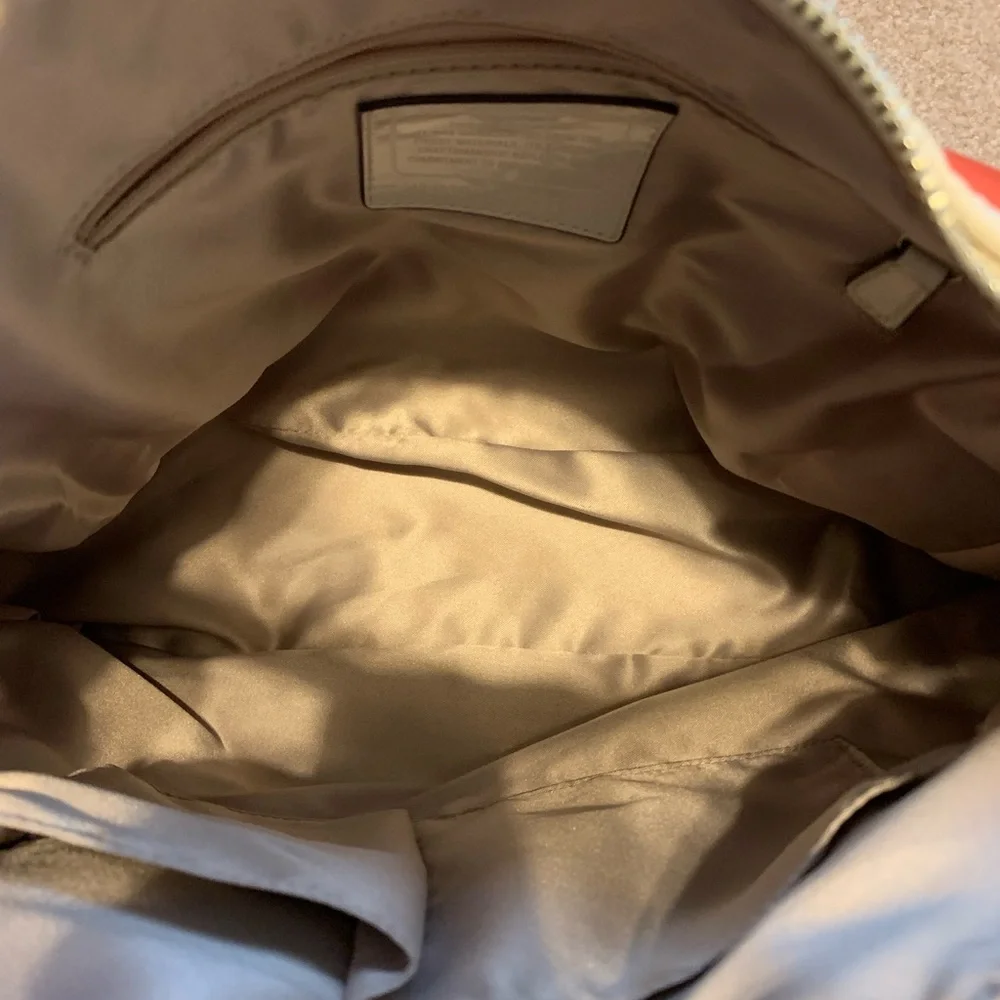 Coach purse with crossbody strap attachment - Picture 6 of 8